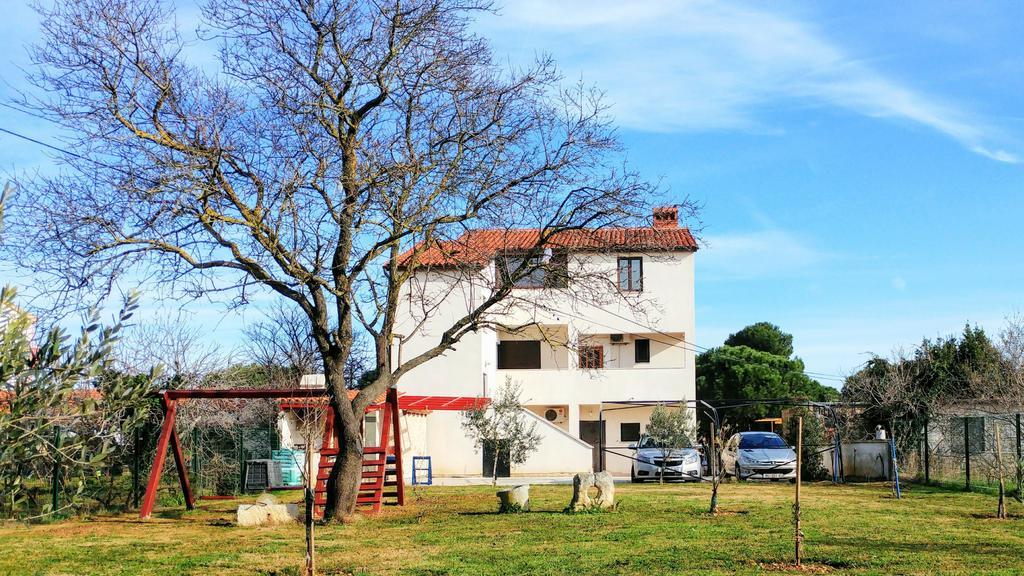 Apartments Ester Victoria Медулин Экстерьер фото