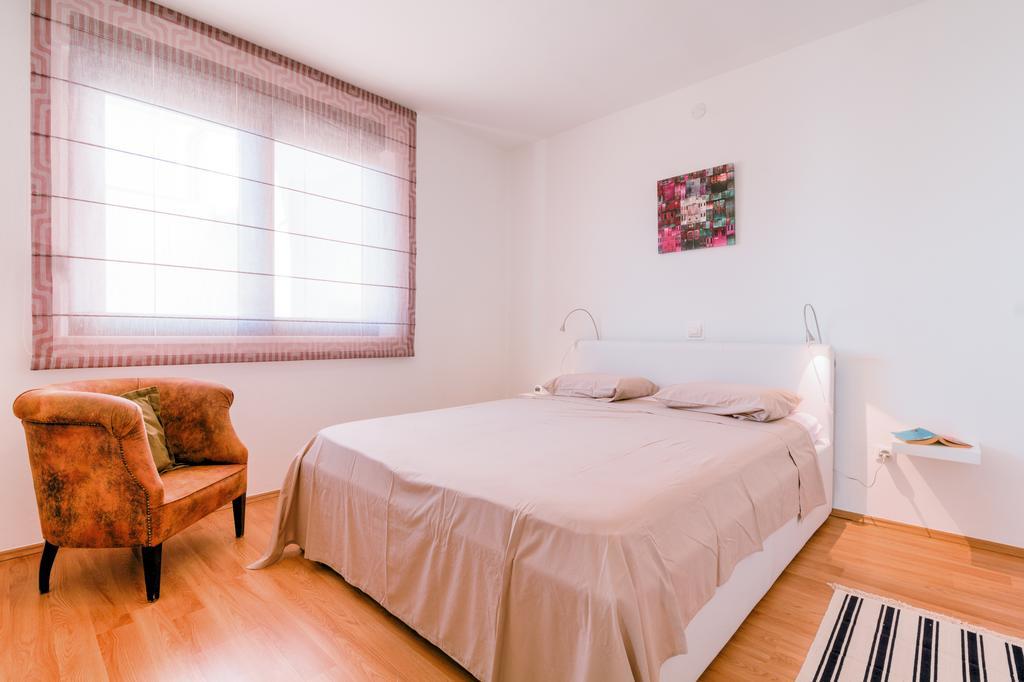 Apartments Ester Victoria Медулин Экстерьер фото